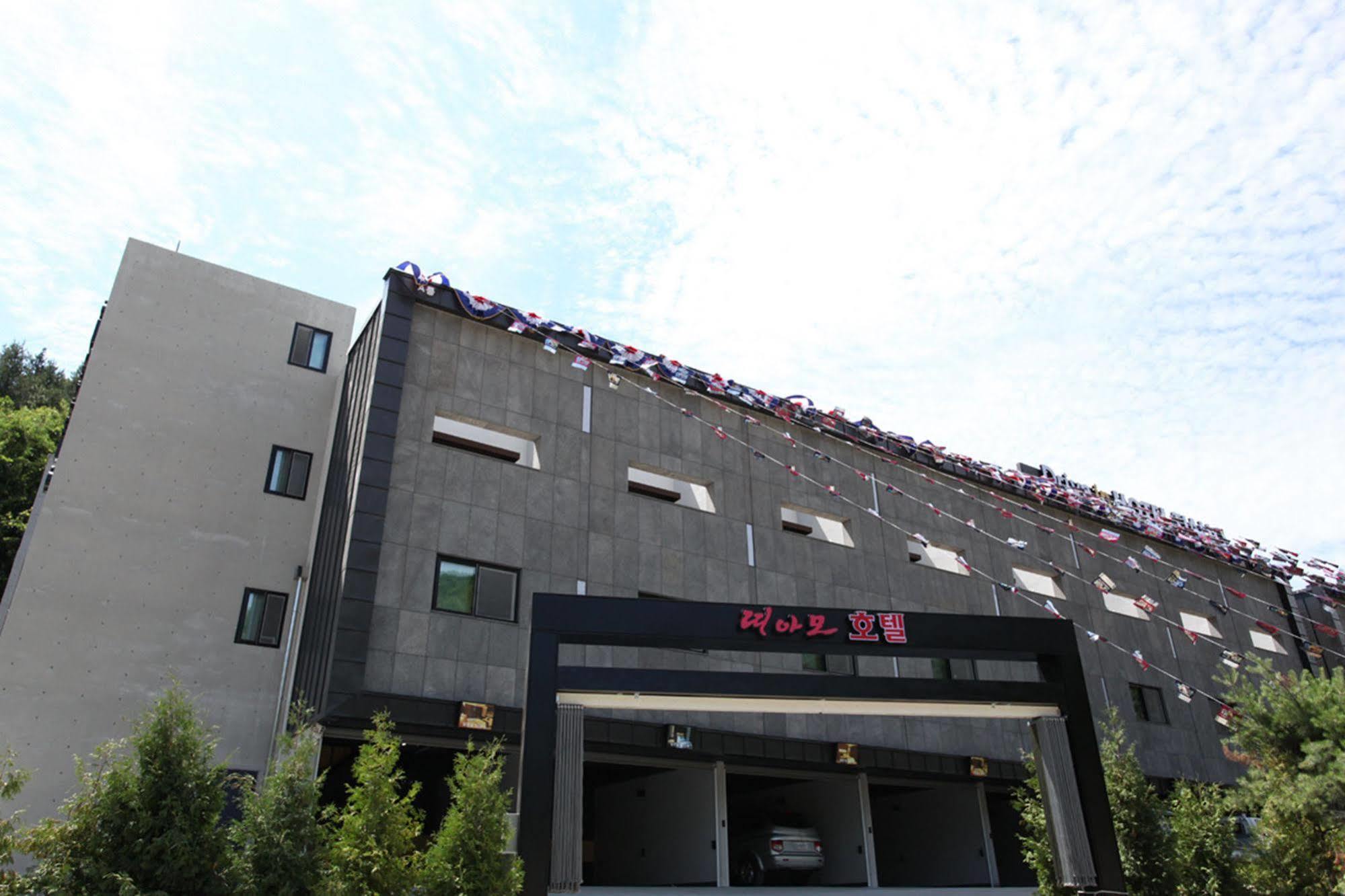 ドライブ イン ホテル ティアモ 抱川市 エクステリア 写真